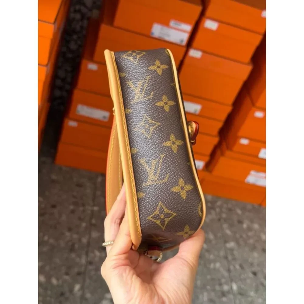 Louis Vuitton Women Pre-Loved Bag Brand New Condition